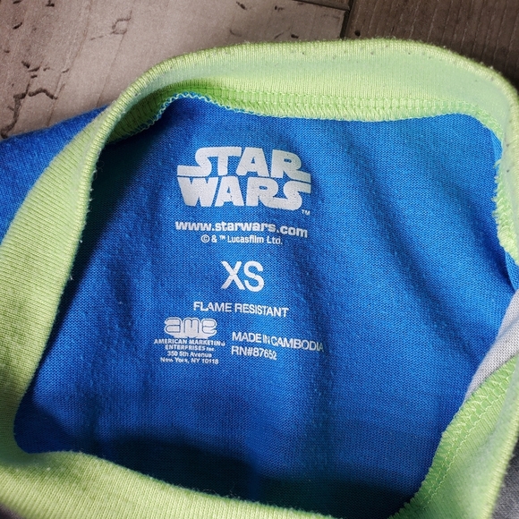 Baby Yoda Boys Pajamas Star Wars The Mandalorian Shirt Shorts Set Size XS EUC - Picture 3 of 9